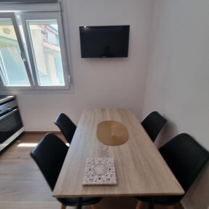 Thanos Apartment Птолемаис Экстерьер фото