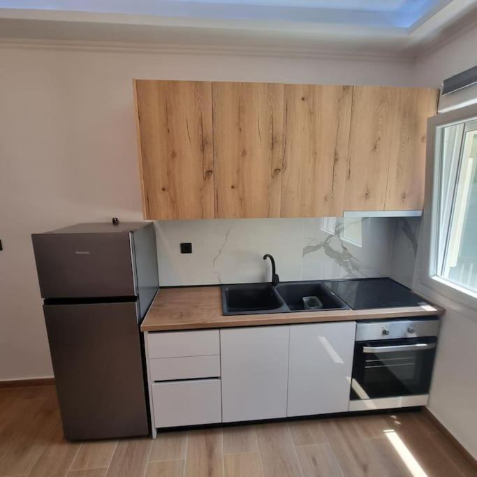 Thanos Apartment Птолемаис Экстерьер фото